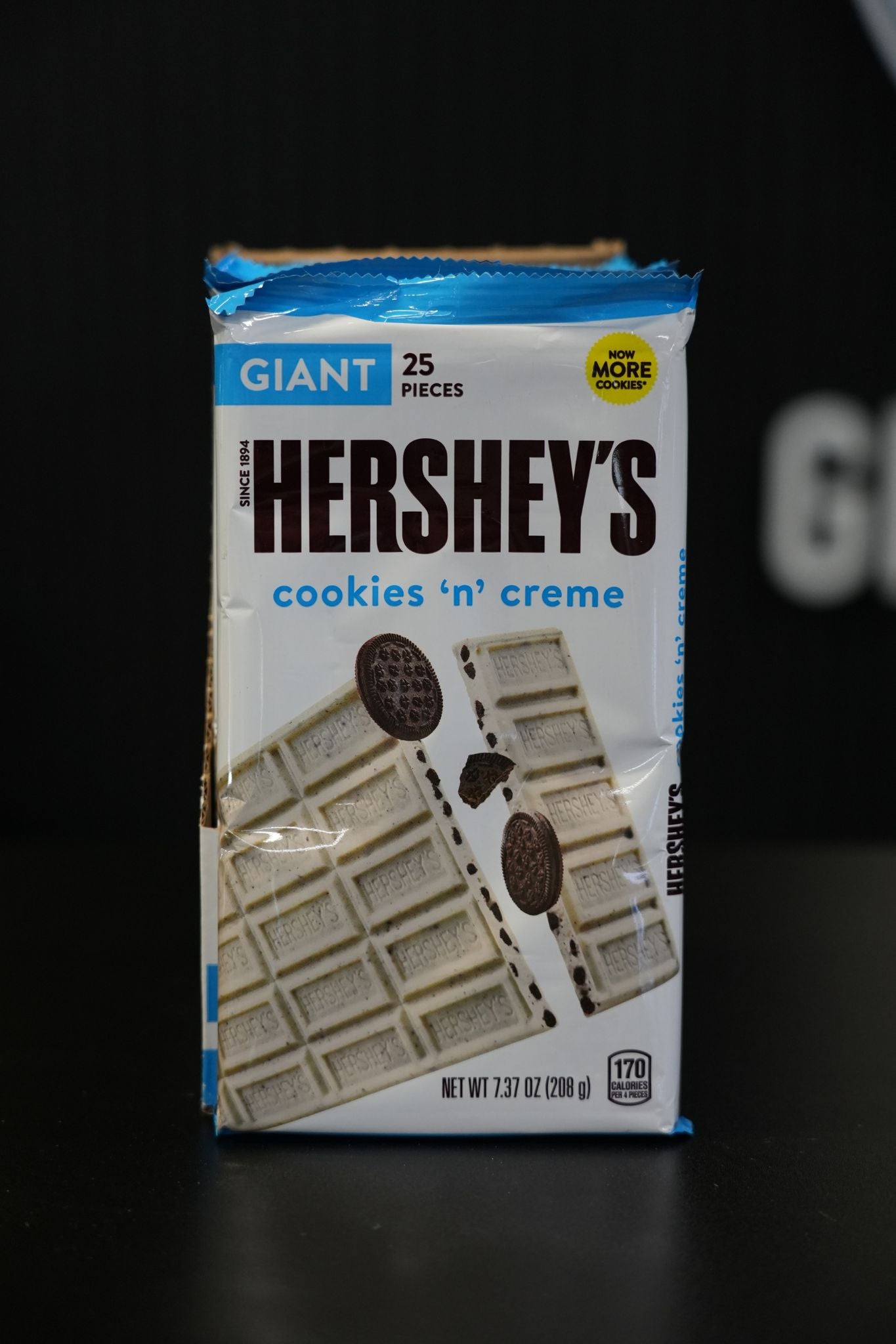 Hershey's Cookies 'n' Cream Giant Bar 214g x 12