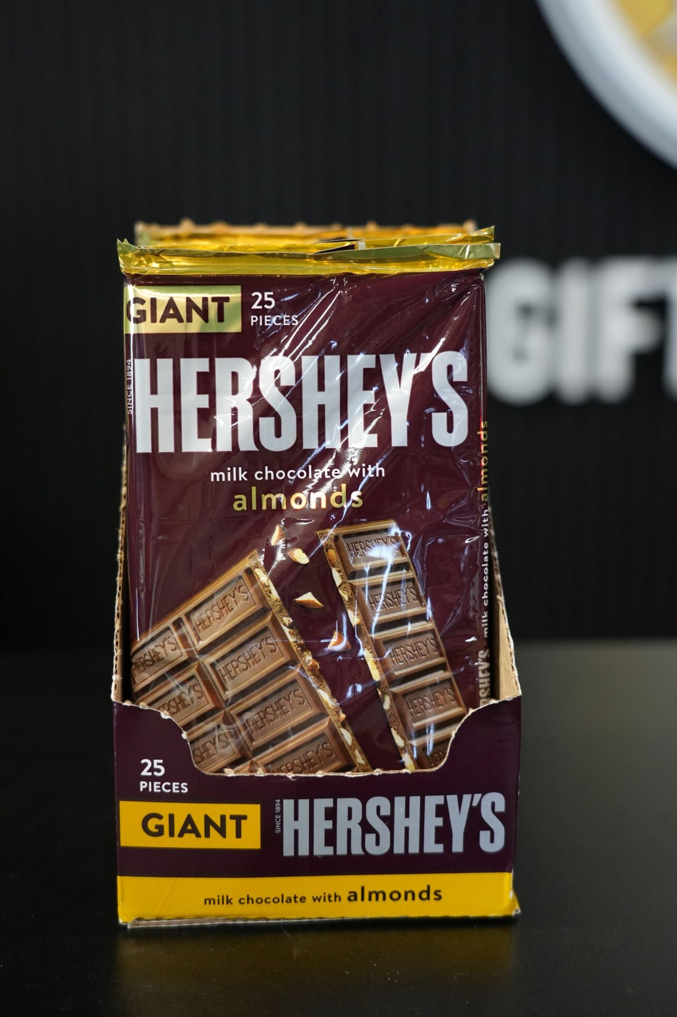 Hersheys Milk Chocolate Giant Bar 208g x 12pk