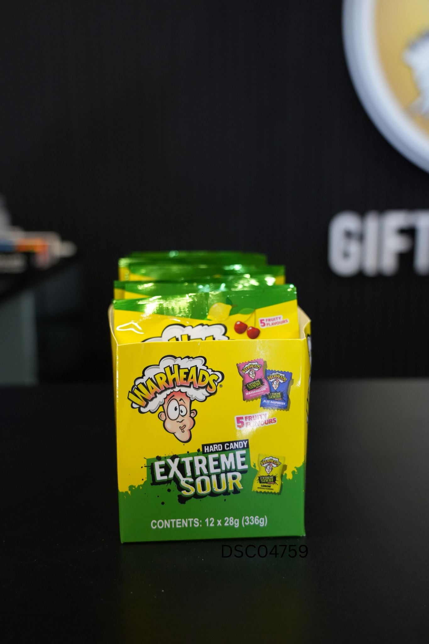 Warheads Extreme Sour Hard Candy 28g x 12